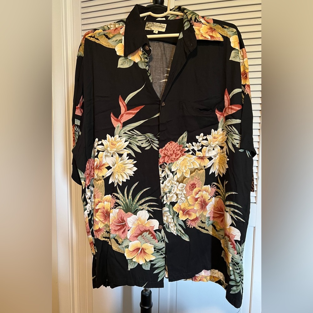 Vintage Go Barefoot Archive Collection Mens Hawaiian print shirt size XL